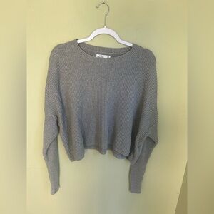 Hollister XS grey cropped knit sweater. Slouchy cut, dropped shoulder. Very nice